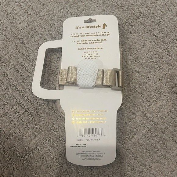 NWT THE DARLING EFFECT TUMBLER FANNY PACK - Picture 2 of 2